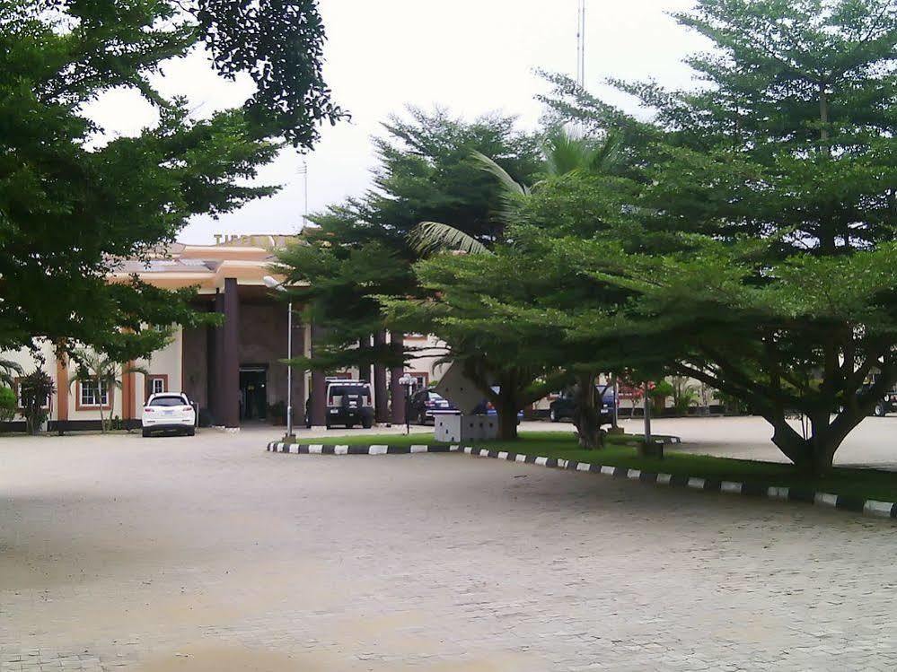 Tiffany Hotel And Towers Imogwu-Agwa Esterno foto